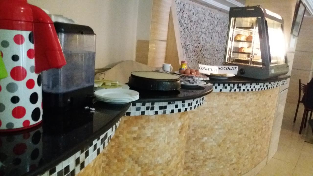 Hotel Privilege Bir El Djir Екстериор снимка